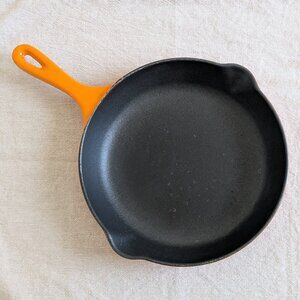 Le Creuset Skillet 9" #23 Cast Iron Double Spout Fry Pan